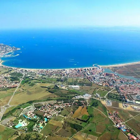 Apartment Holidays Royal Marine